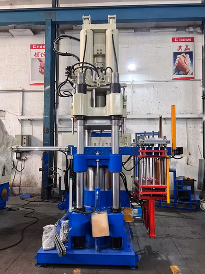 Máquina de moldagem por injeção de borracha vertical de 300 toneladas, primeira a entrar, primeira a sair, para todos os tipos de produtos de borracha, fabricação de borracha e silicone